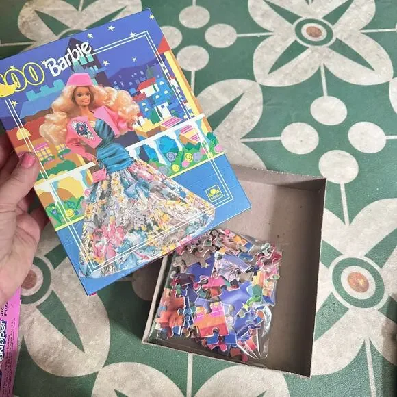 Complete 100 piece vintage 1980s Barbie Fashion Puzzle - Picture 3 of 3